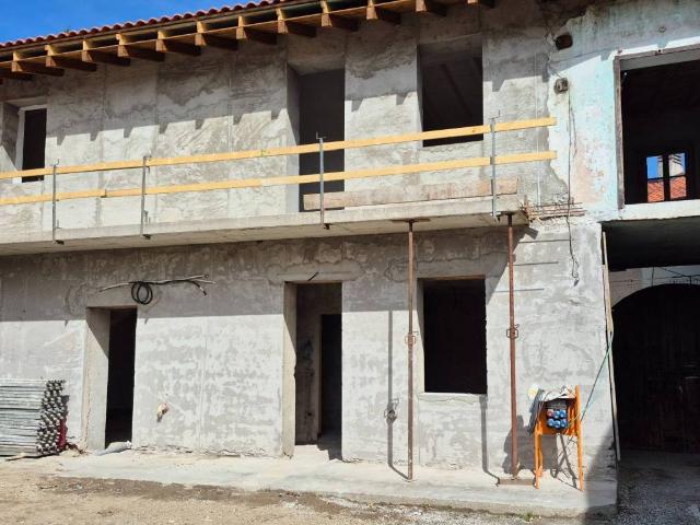 Villa Indipendente in vendita a Mezzana, Somma Lombardo