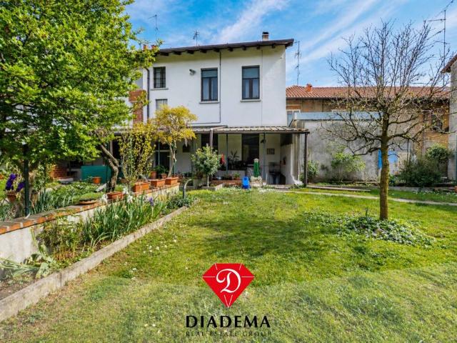 Villa Indipendente in vendita a Mezzana, Somma Lombardo