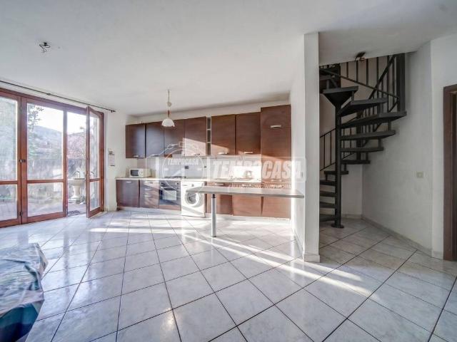 Villa Indipendente in vendita a Mezzana, Somma Lombardo