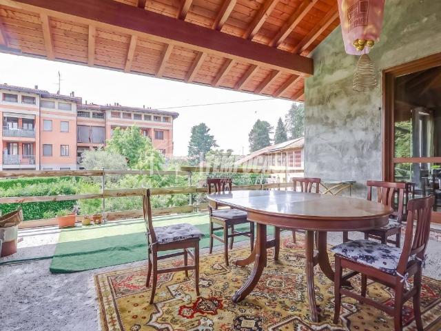 Villa Indipendente in vendita a Mezzana, Somma Lombardo