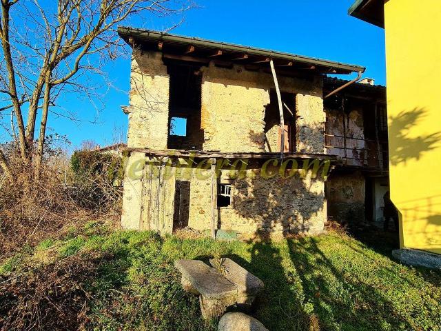 Villa Indipendente in vendita a Somma Lombardo, Lombardia