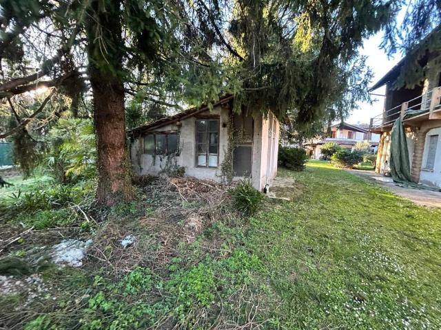 Villa Indipendente in vendita a Mezzana, Somma Lombardo