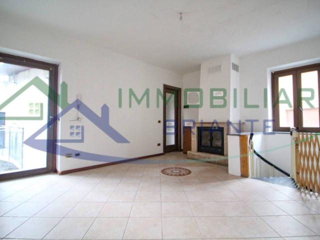 Villa Indipendente in vendita a Somma Lombardo, Lombardia