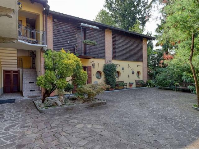Villa Indipendente in vendita a Mezzana, Somma Lombardo
