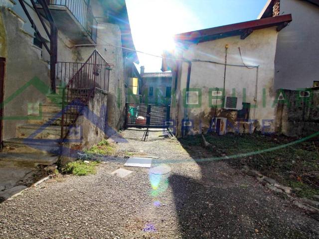 Villa Indipendente in vendita a Mezzana, Somma Lombardo