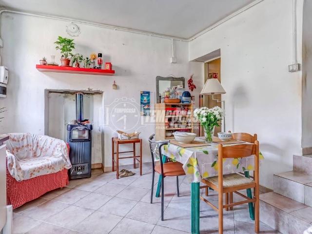 Villa Indipendente in vendita a Coarezza, Somma Lombardo