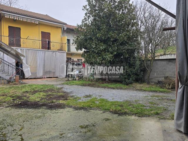 Villa Indipendente in vendita a Sommariva del Bosco, Piemonte