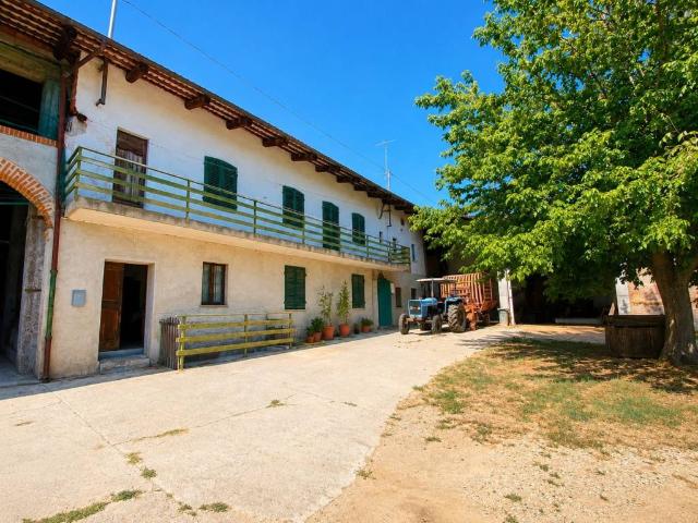 Villa Indipendente in vendita a Sommariva del Bosco, Piemonte