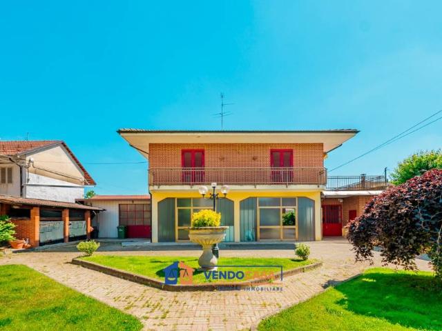 Villa Indipendente in vendita a Sommariva del Bosco, Piemonte