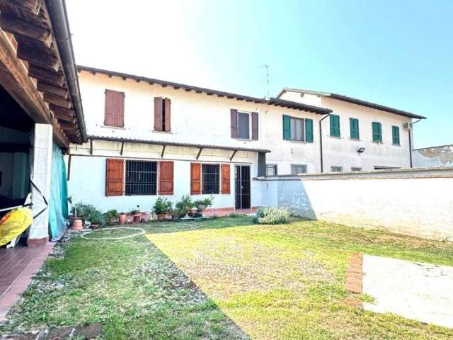 Villa Indipendente in vendita a Soncino, Lombardia