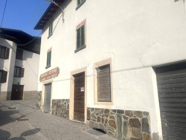 Villa Indipendente in vendita a Comunità montana Alta Valtellina, Sondalo