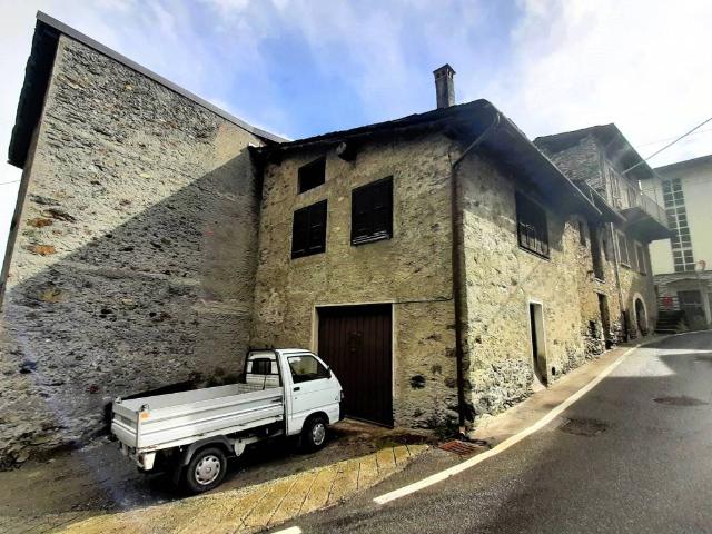 Villa Indipendente in vendita a Sondrio, Lombardia