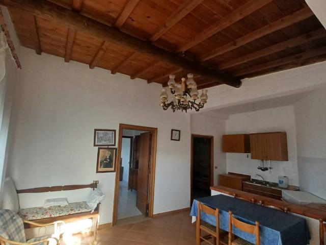Villa Indipendente in vendita a Sonnino, Lazio