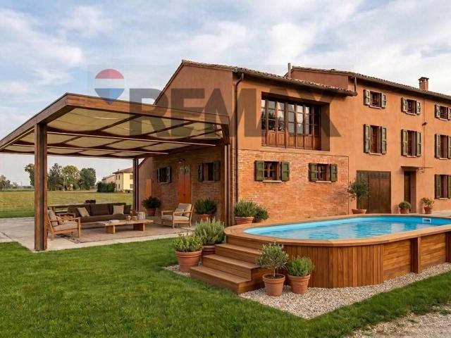 Villa Indipendente in vendita a Soragna, Reggio Emilia
