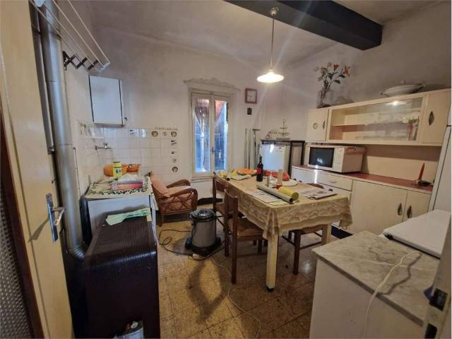 Villa Indipendente in vendita a Soragna, Reggio Emilia