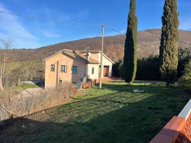 Villa Indipendente in vendita a Unione di Comuni Montani Colline del Fiora, Sorano