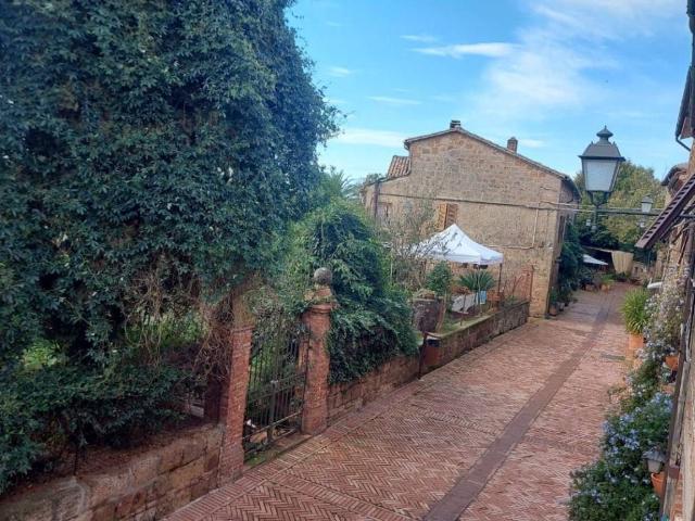 Villa Indipendente in vendita a Unione di Comuni Montani Colline del Fiora, Sorano