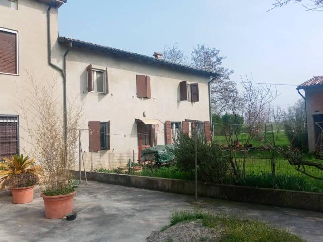 Villa Indipendente in vendita a Sorbolo Mezzani, Enzano