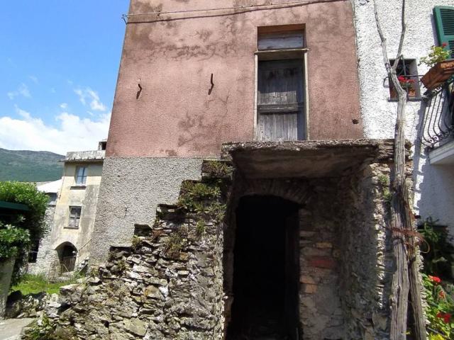 Villa Indipendente in vendita a Lago, Sori