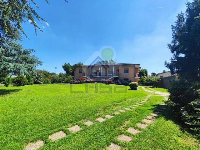 Villa Indipendente in vendita a Sospiro, Lombardia