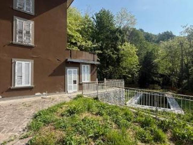 Villa Indipendente in vendita a Bercio, Sotto Il Monte Giovanni