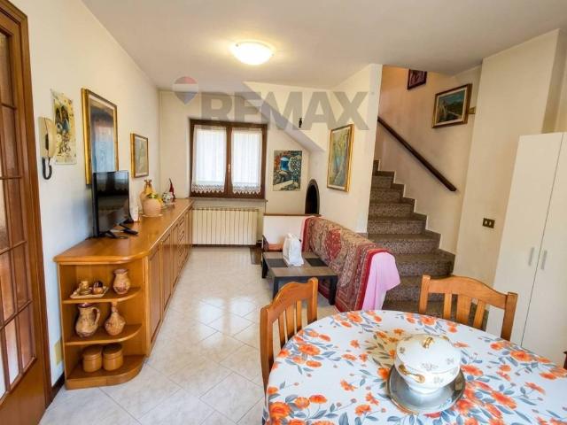 Villa Indipendente in vendita a Piazza, Sovere