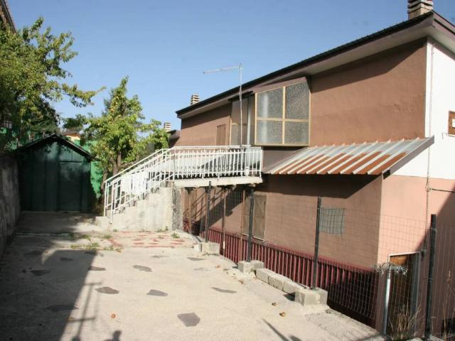 Villa Indipendente in vendita a Camigliatello Silano, Calabria