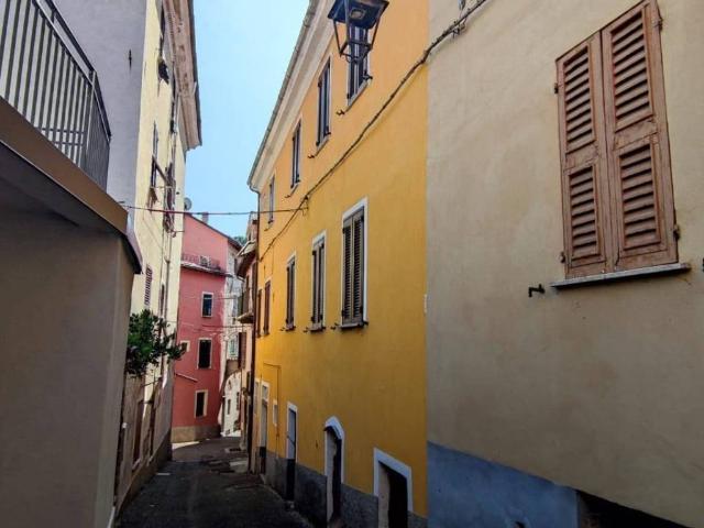 Villa Indipendente in vendita a Piemonte, Alessandria