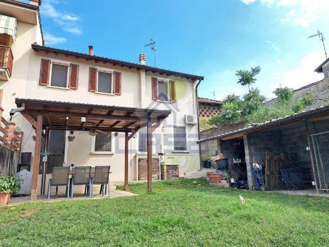 Villa Indipendente in vendita a Spinadesco, Lombardia