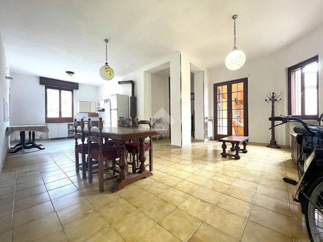 Villa Indipendente in vendita a Spinadesco, Lombardia
