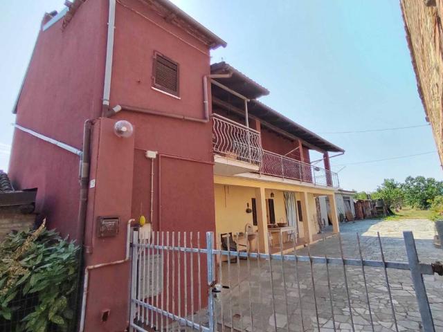 Villa Indipendente in vendita a Piemonte, Alessandria