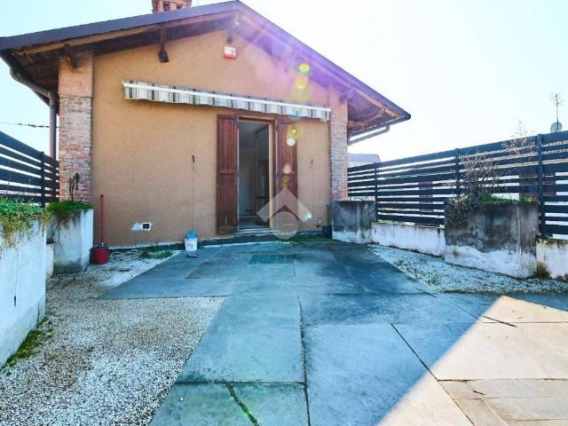 Villa Indipendente in vendita a Spino d’Adda, Spino D'adda