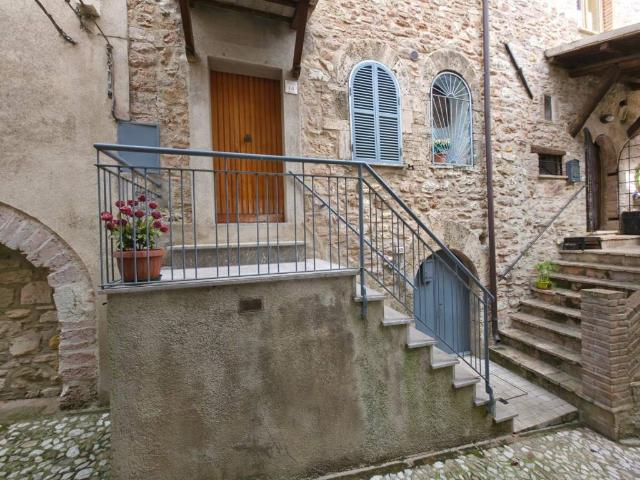 Villa Indipendente in vendita a Spoleto, Umbria