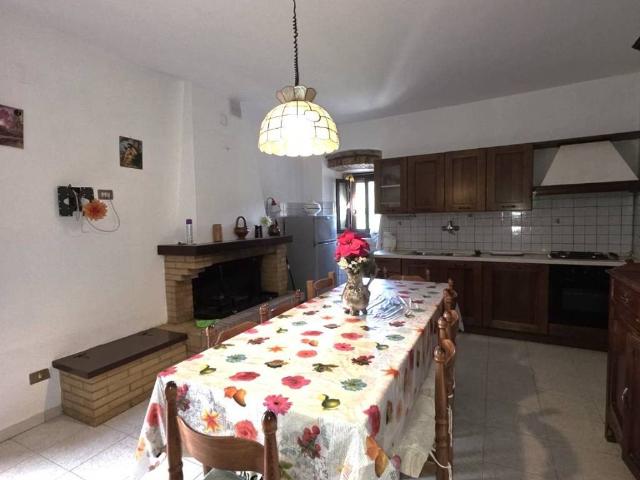 Villa Indipendente in vendita a Spoleto, Umbria