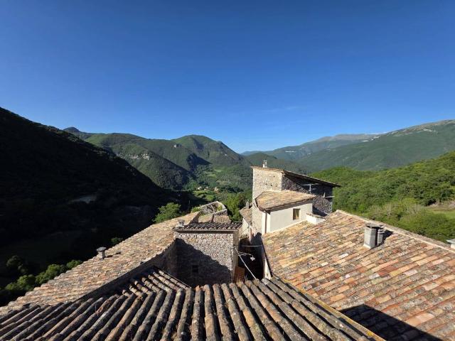 Villa Indipendente in vendita a Spoleto, Umbria