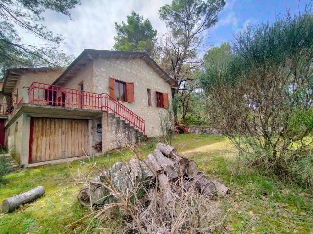 Villa Indipendente in vendita a Collerisana, Spoleto