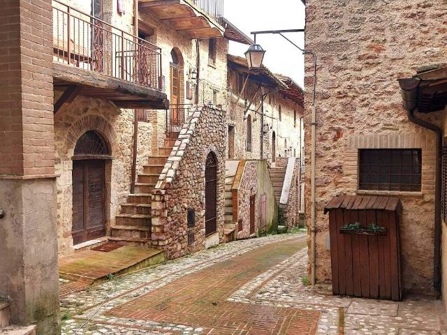 Villa Indipendente in vendita a Spoleto, Umbria