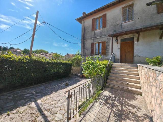Villa Indipendente in vendita a Collerisana, Spoleto