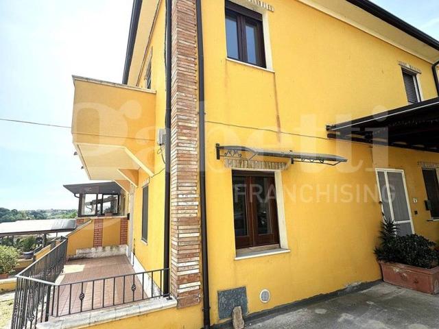 Villa Indipendente in vendita a Spoltore, Abruzzo