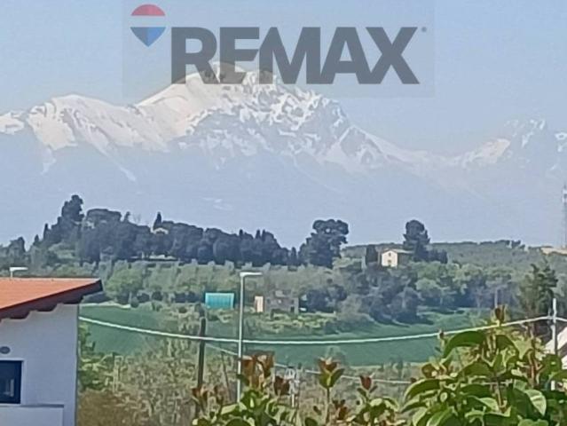 Villa Indipendente in vendita a Villa Santa Maria, Spoltore