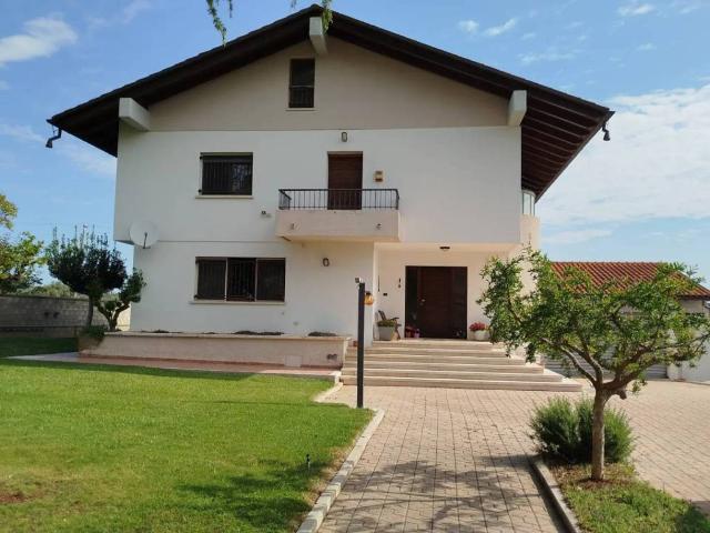 Villa Indipendente in vendita a Santa Teresa, Spoltore