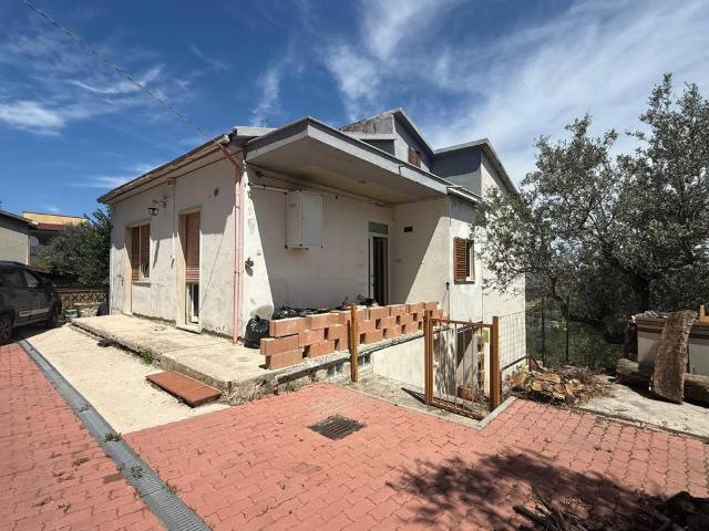 Villa Indipendente in vendita a Spoltore, Abruzzo