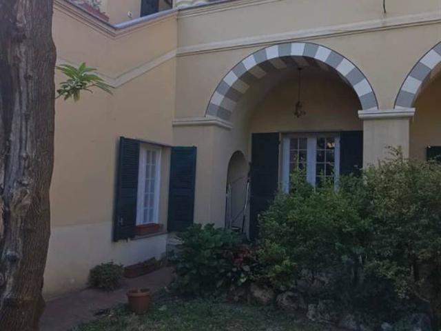 Villa Indipendente in vendita a Spotorno, Liguria