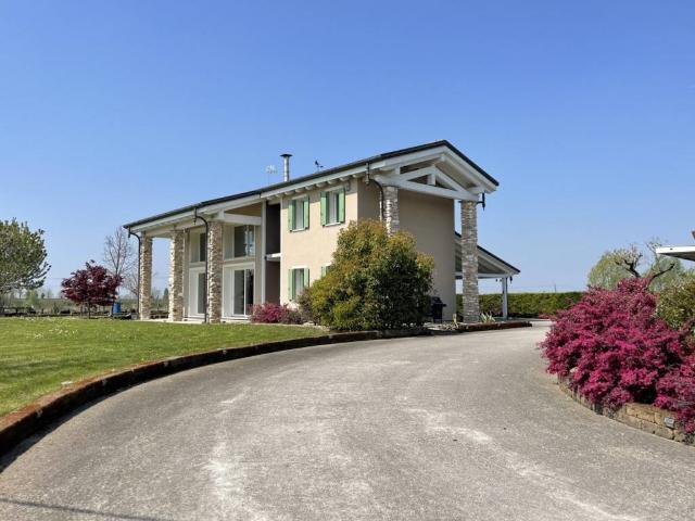 Villa Indipendente in vendita a Stanghella, Veneto