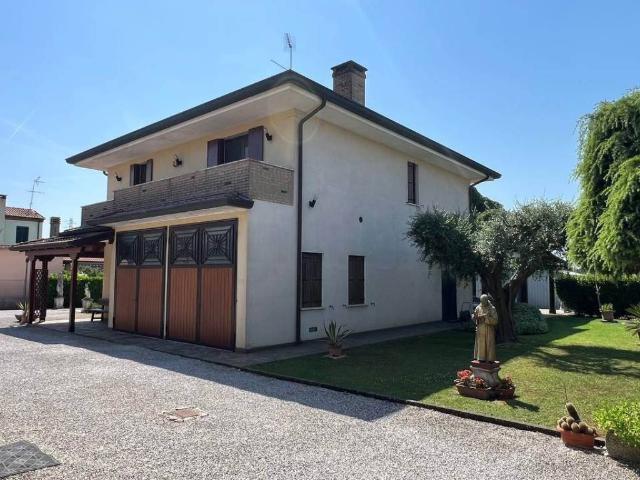 Villa Indipendente in vendita a Stanghella, Veneto