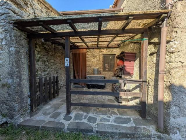 Villa Indipendente in vendita a Palagnana, Stazzema