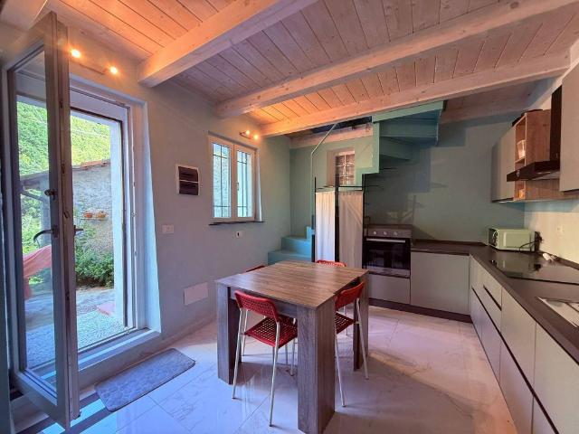 Villa Indipendente in vendita a Stella, Liguria