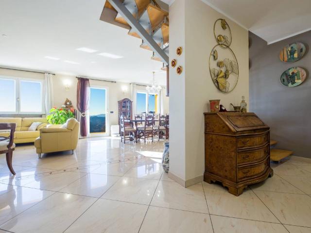Villa Indipendente in vendita a San Giovanni Battista, Stella