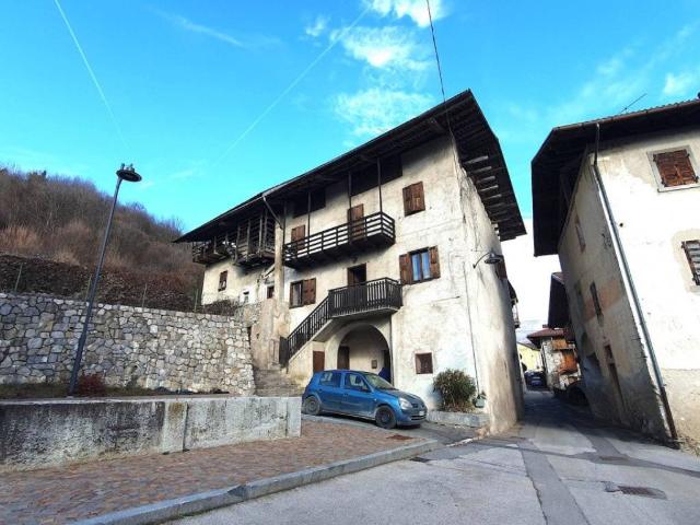 Villa Indipendente in vendita a Comunità delle Giudicarie, Stenico
