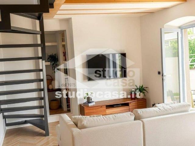 Villa Indipendente in vendita a Stezzano, Lombardia